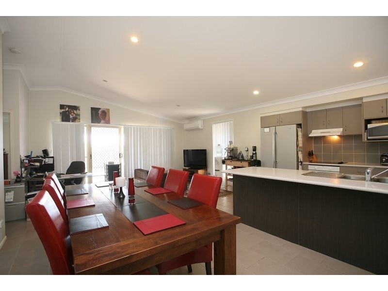 6 Treefrog Place, Ningi QLD 4511