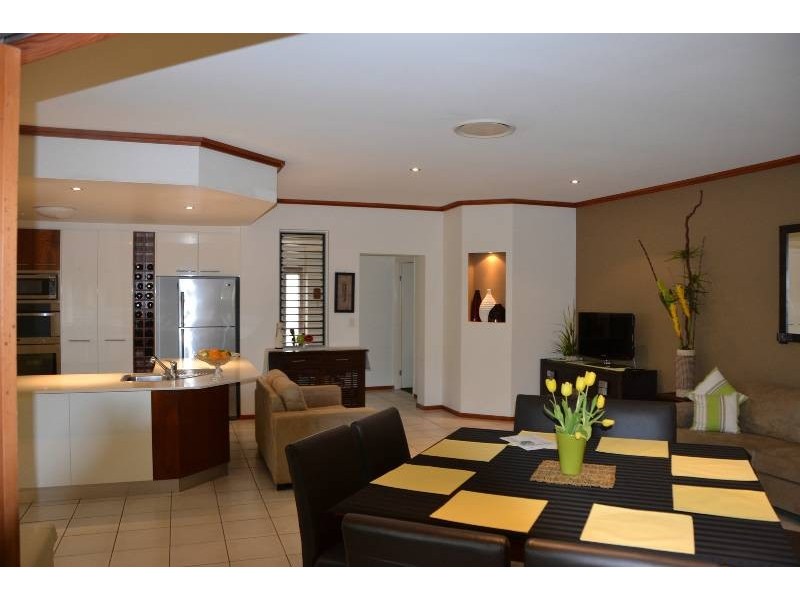 8 Avon Avenue, Banksia Beach QLD 4507