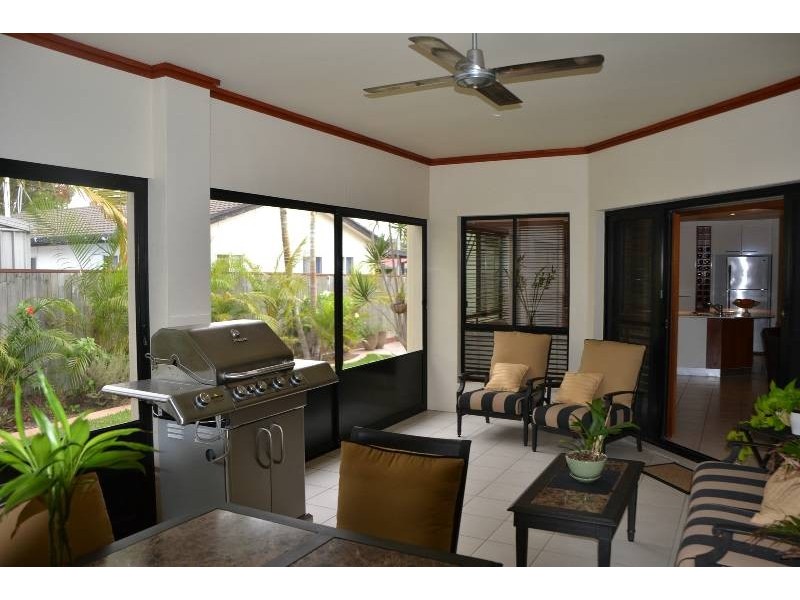 8 Avon Avenue, Banksia Beach QLD 4507