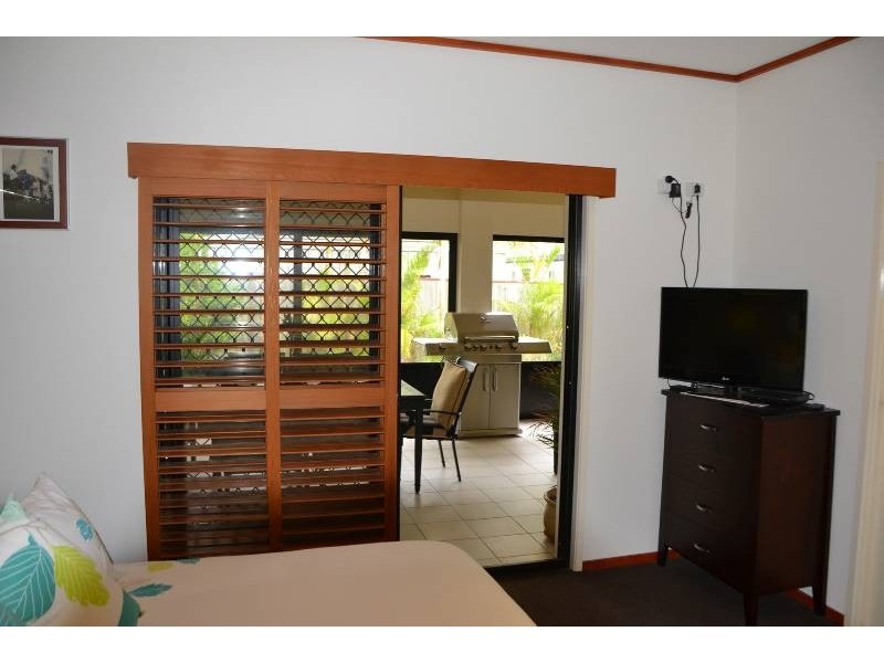 8 Avon Avenue, Banksia Beach QLD 4507