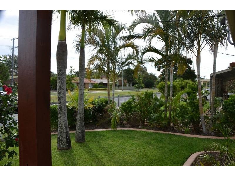 8 Avon Avenue, Banksia Beach QLD 4507