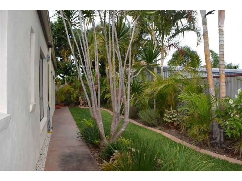 8 Avon Avenue, Banksia Beach QLD 4507