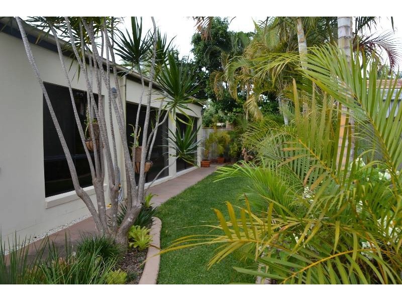 8 Avon Avenue, Banksia Beach QLD 4507