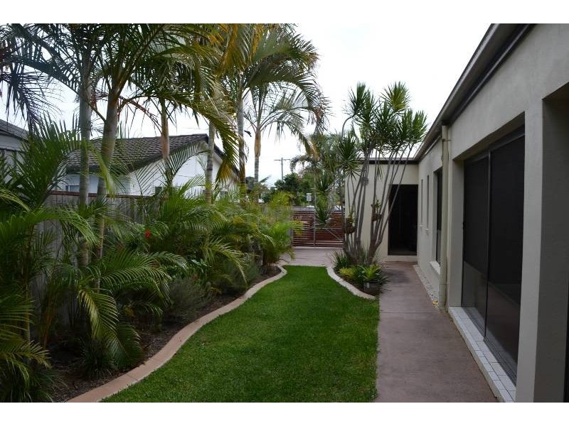 8 Avon Avenue, Banksia Beach QLD 4507