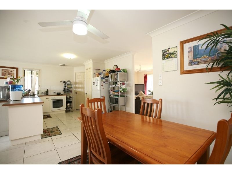 8 Bream Court, Sandstone Point QLD 4511