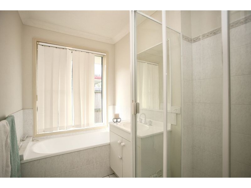 8 Bream Court, Sandstone Point QLD 4511