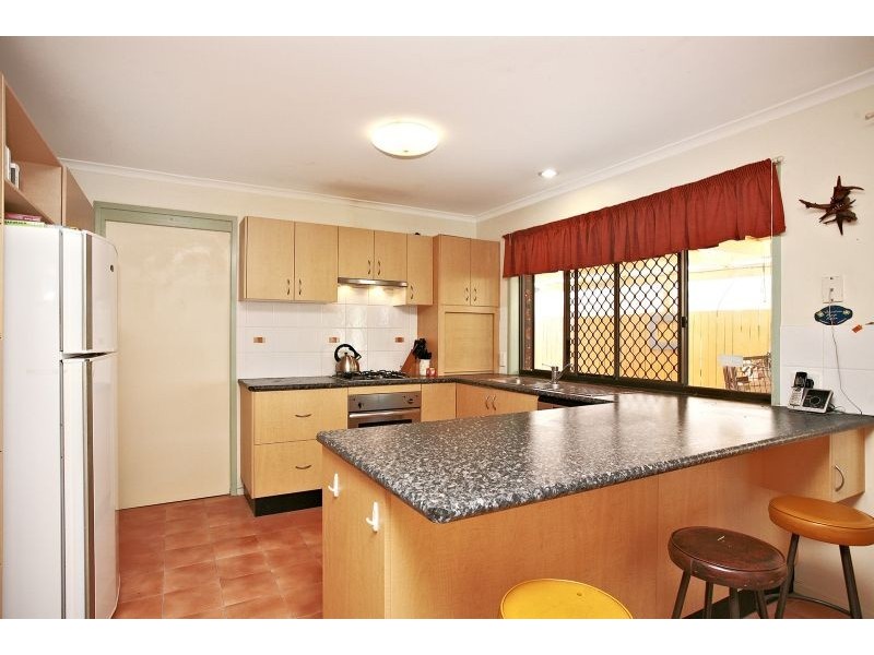 6 Iris Court, Bongaree QLD 4507