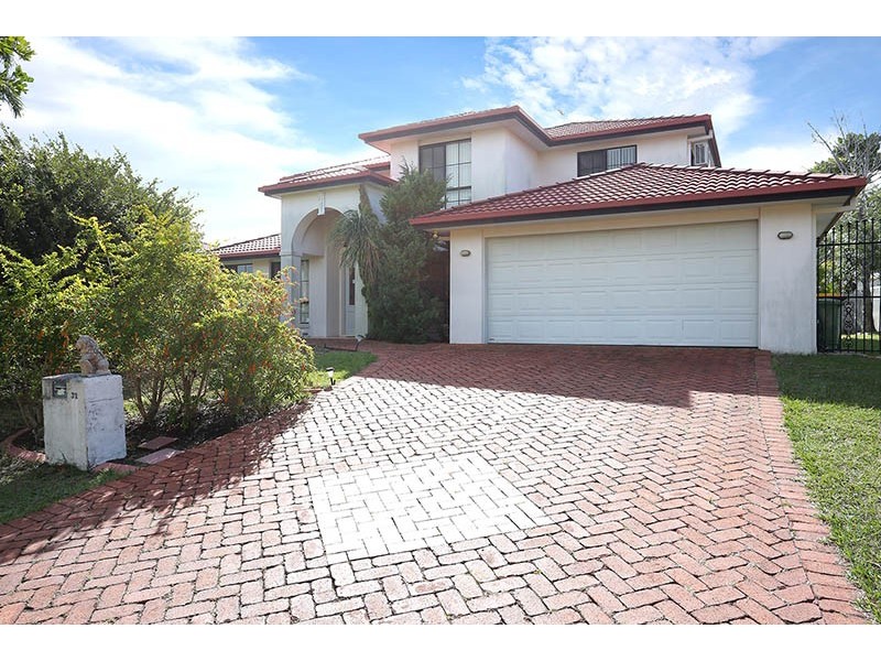 32 Voyagers Drive, Banksia Beach QLD 4507