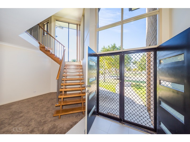 10 Cremorne Court, Sandstone Point QLD 4511