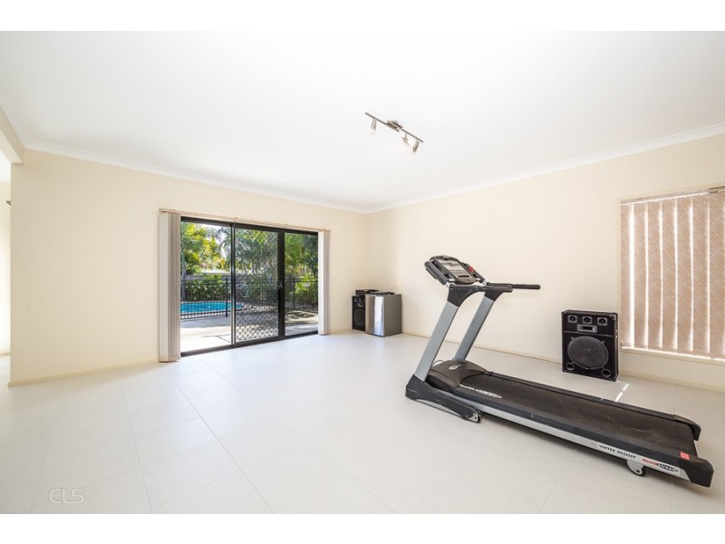 10 Cremorne Court, Sandstone Point QLD 4511