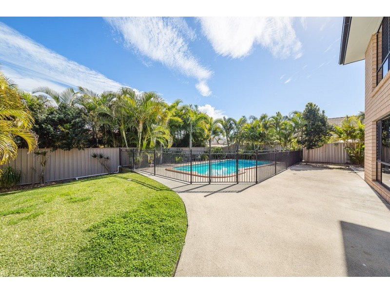 10 Cremorne Court, Sandstone Point QLD 4511