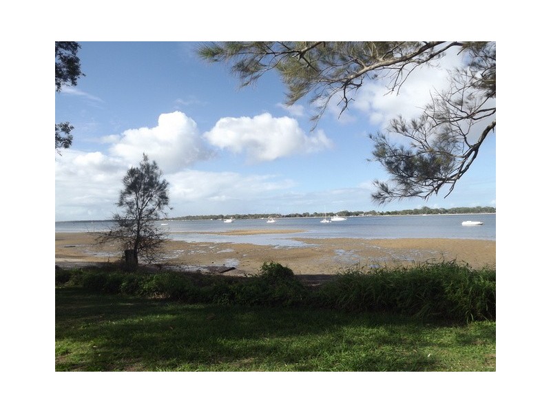 Sandstone Point QLD 4511