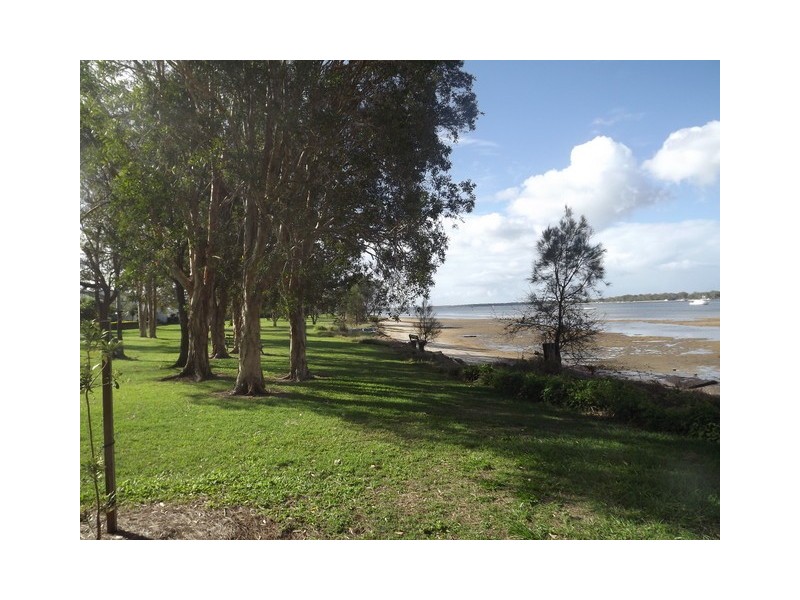 Sandstone Point QLD 4511