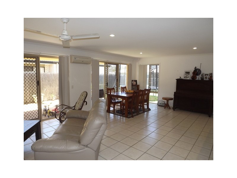39 Eimeo Place, Sandstone Point QLD 4511