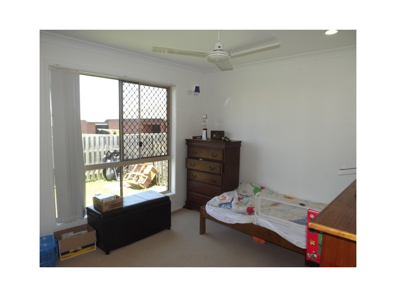 39 Eimeo Place, Sandstone Point QLD 4511