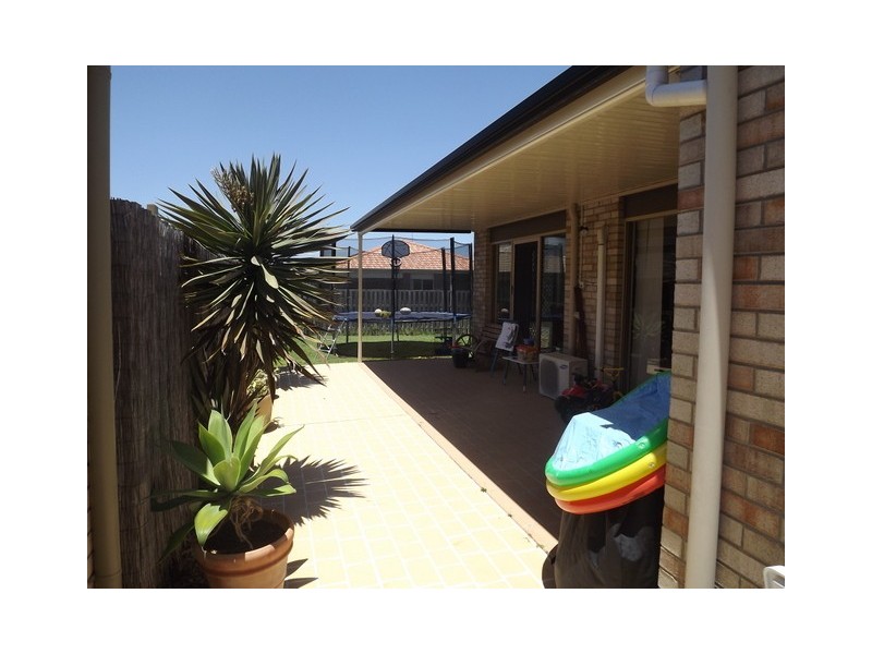 39 Eimeo Place, Sandstone Point QLD 4511