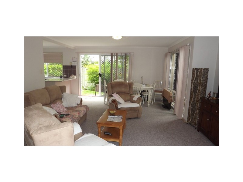 2/115 Welsby Parade, Bongaree QLD 4507