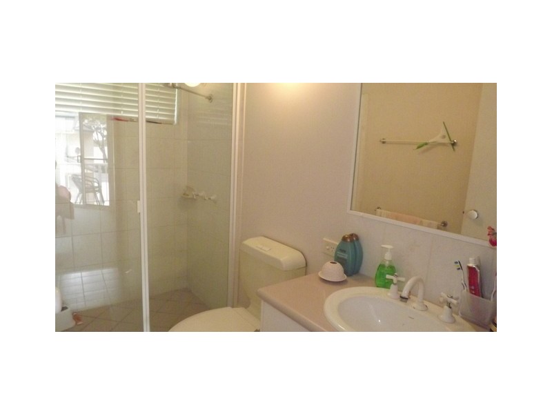 2/115 Welsby Parade, Bongaree QLD 4507