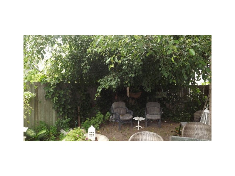 2/115 Welsby Parade, Bongaree QLD 4507