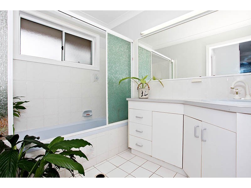 7 Eltham Place, Sandstone Point QLD 4511