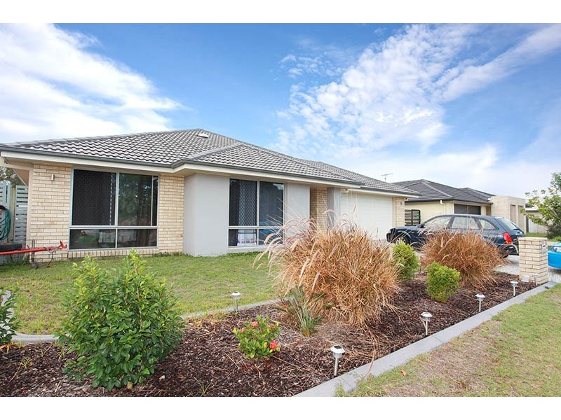 17 Dewdrop Place, Ningi QLD 4511