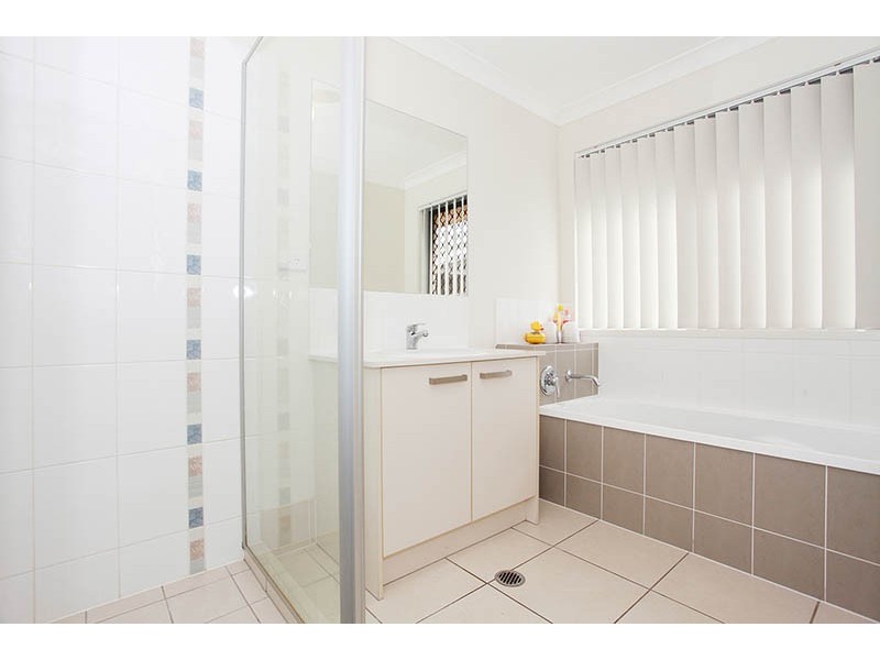 17 Dewdrop Place, Ningi QLD 4511