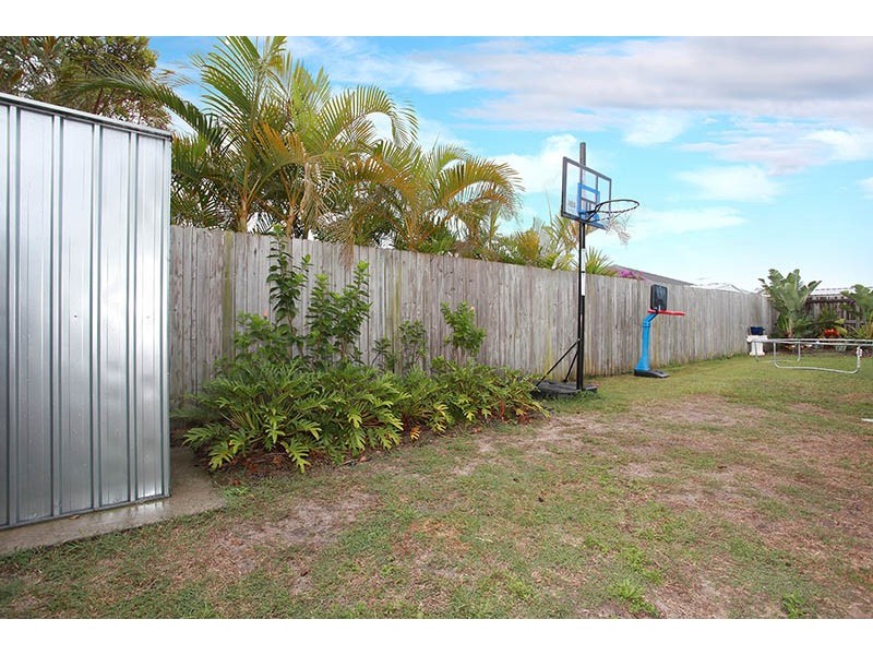 17 Dewdrop Place, Ningi QLD 4511