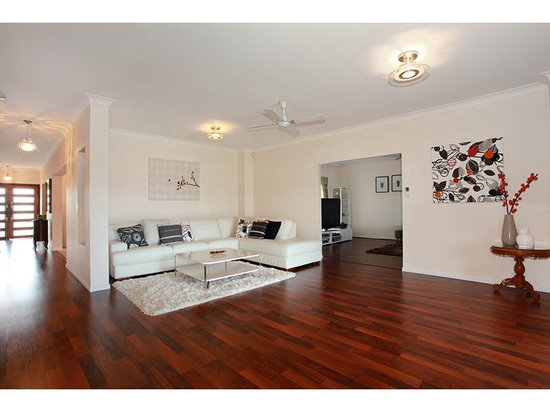 2 Skysail Court, Banksia Beach QLD 4507