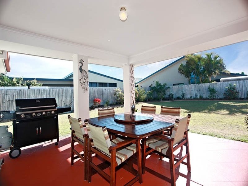 41 Kakadu Circuit, Banksia Beach QLD 4507