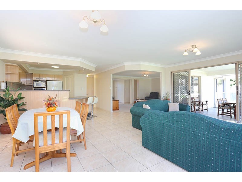 41 Kakadu Circuit, Banksia Beach QLD 4507