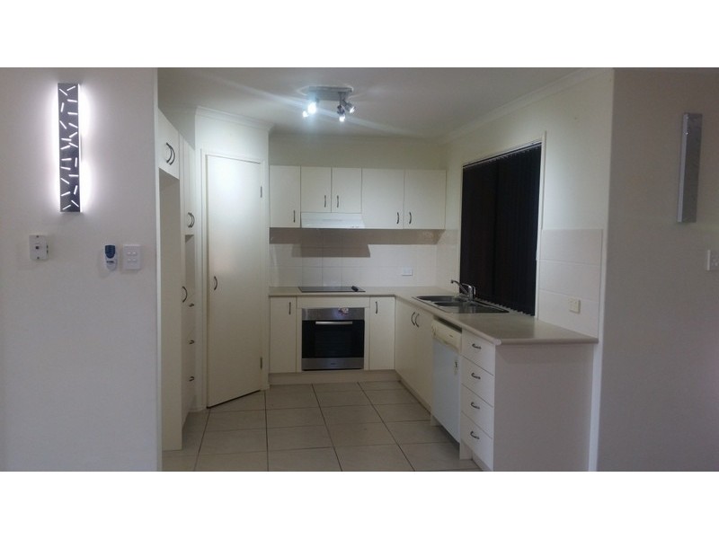 9 CLOVELLY PLACE, Sandstone Point QLD 4511