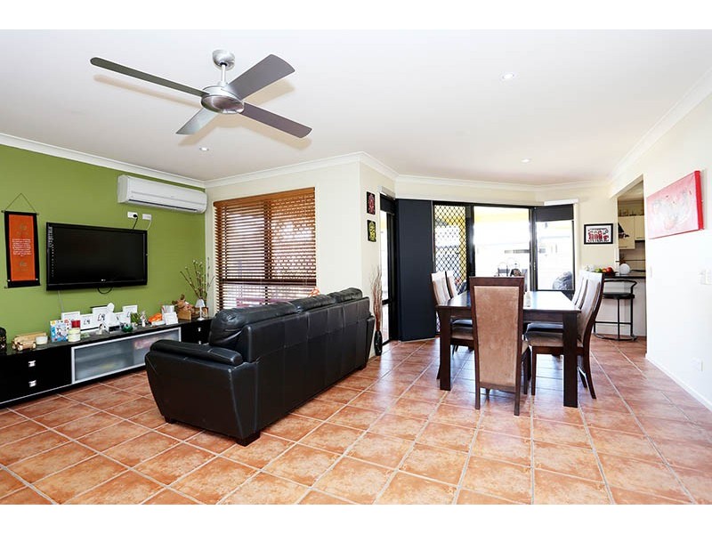 224 Endeavour Drive, Banksia Beach QLD 4507