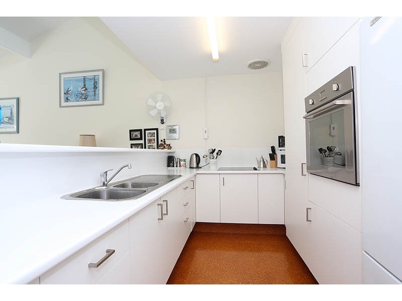 22B Spinnaker Drive, Sandstone Point QLD 4511