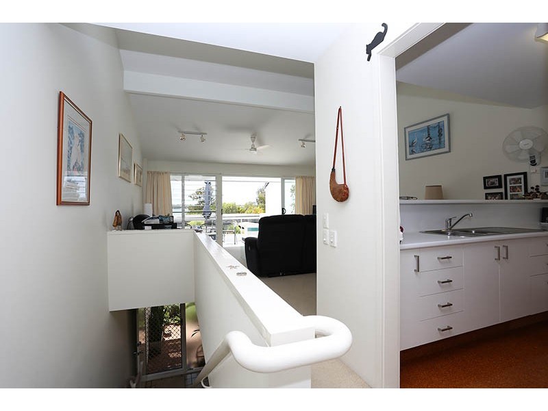 22B Spinnaker Drive, Sandstone Point QLD 4511