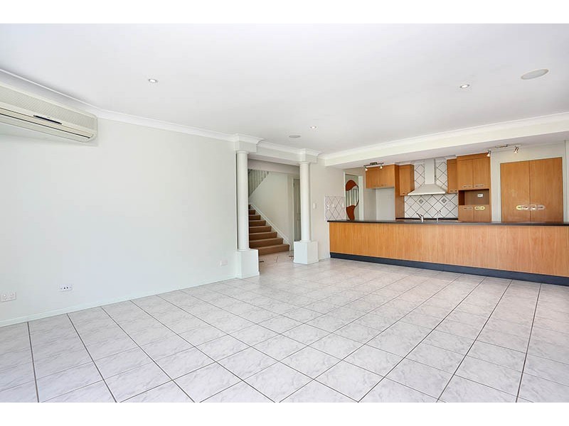 8 Avalon Street, Sandstone Point QLD 4511