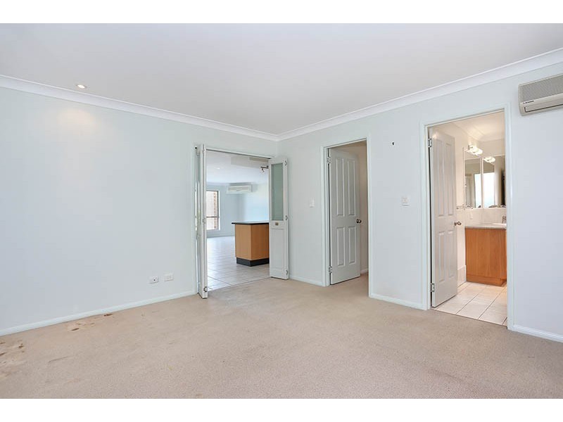 8 Avalon Street, Sandstone Point QLD 4511