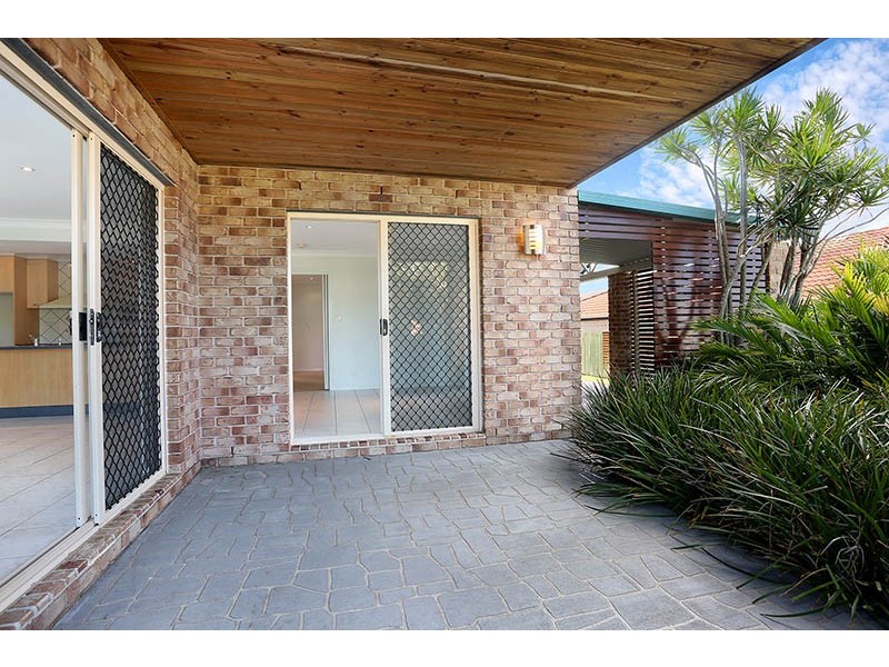 8 Avalon Street, Sandstone Point QLD 4511