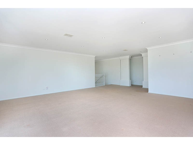 8 Avalon Street, Sandstone Point QLD 4511