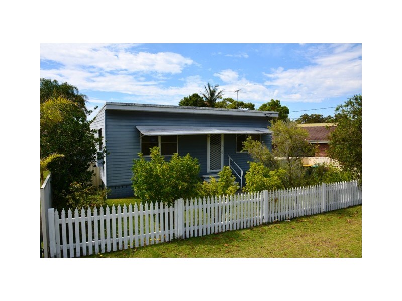 36 Winbin Crescent, Gwandalan NSW 2259