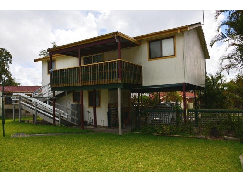 10 Birrabang Avenue, Summerland Point NSW 2259