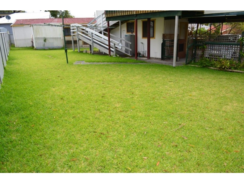 10 Birrabang Avenue, Summerland Point NSW 2259