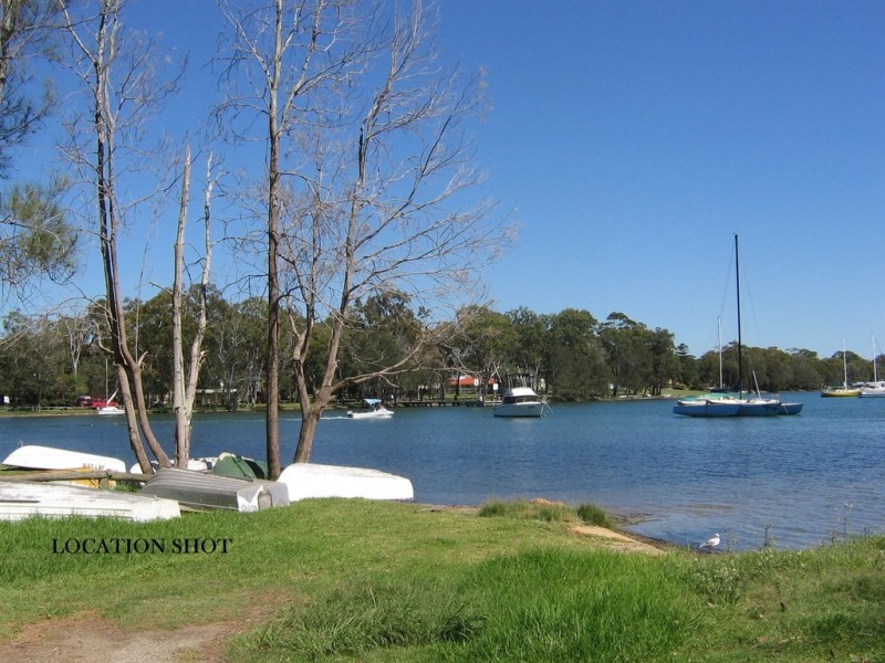 10 Birrabang Avenue, Summerland Point NSW 2259