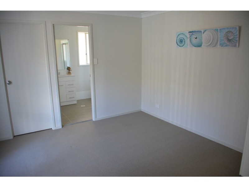 45 Summerland Road, Summerland Point NSW 2259