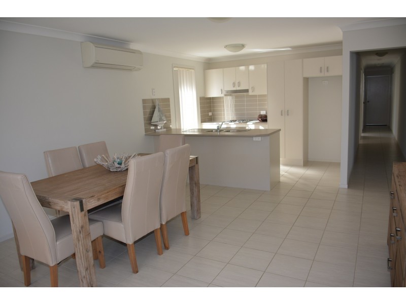 45 Summerland Road, Summerland Point NSW 2259