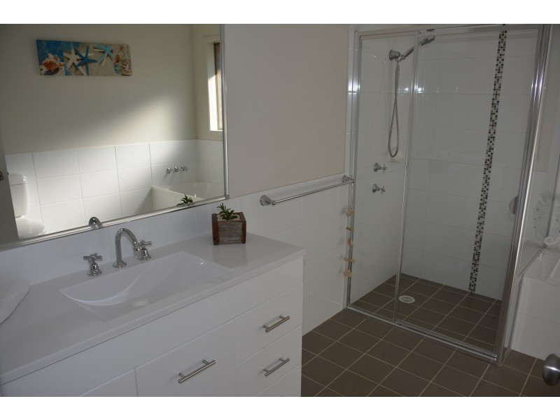 45 Summerland Road, Summerland Point NSW 2259