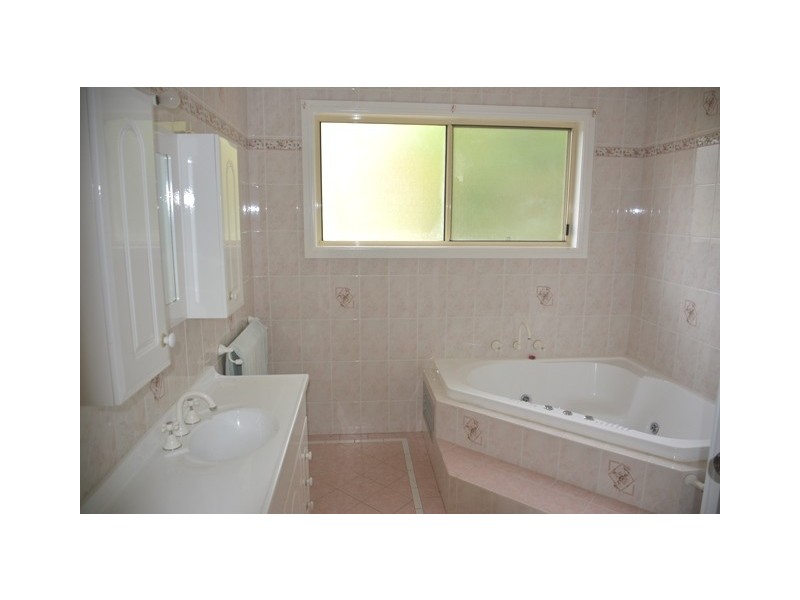 75 Winbin Crescent, Gwandalan NSW 2259