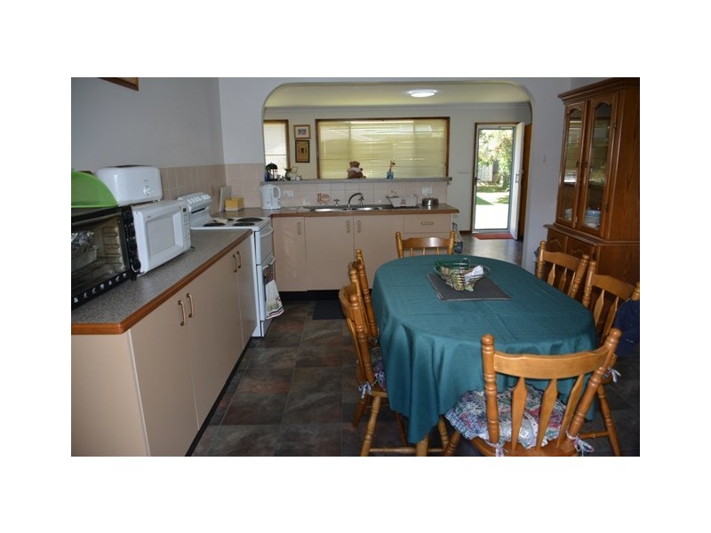 31 Murrumbong Road, Summerland Point NSW 2259