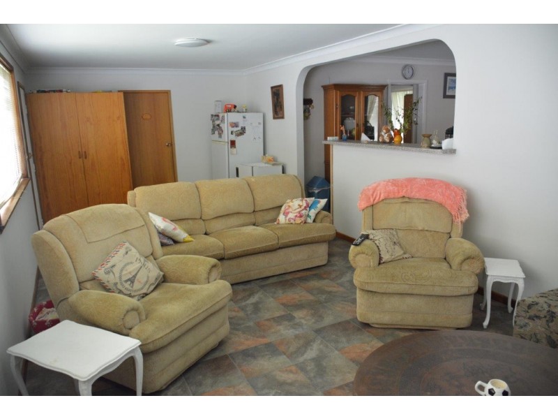 31 Murrumbong Road, Summerland Point NSW 2259