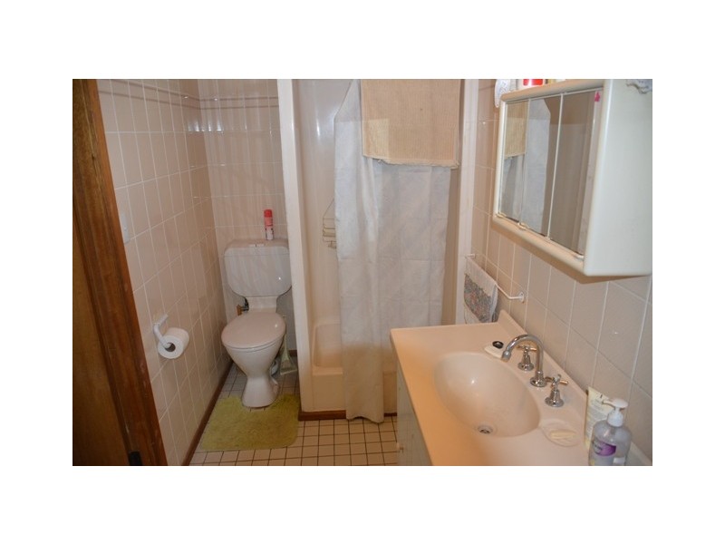 31 Murrumbong Road, Summerland Point NSW 2259