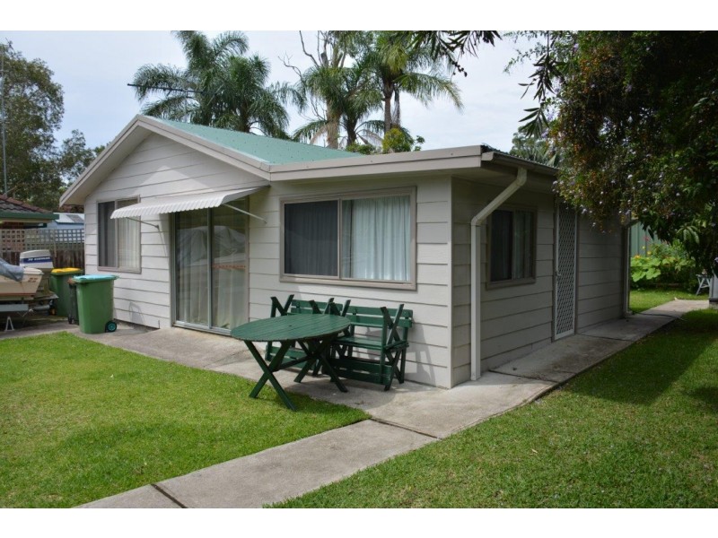 31 Murrumbong Road, Summerland Point NSW 2259